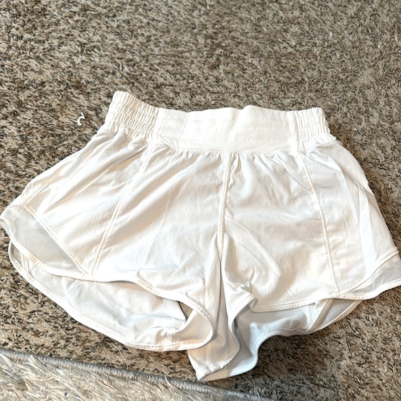 Lululemon - Picture 2 of 4